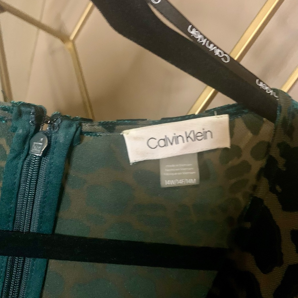 Calvin Klein, flocked dress, leopard pattern. Women’s 14 $50 - Picture 3 of 6